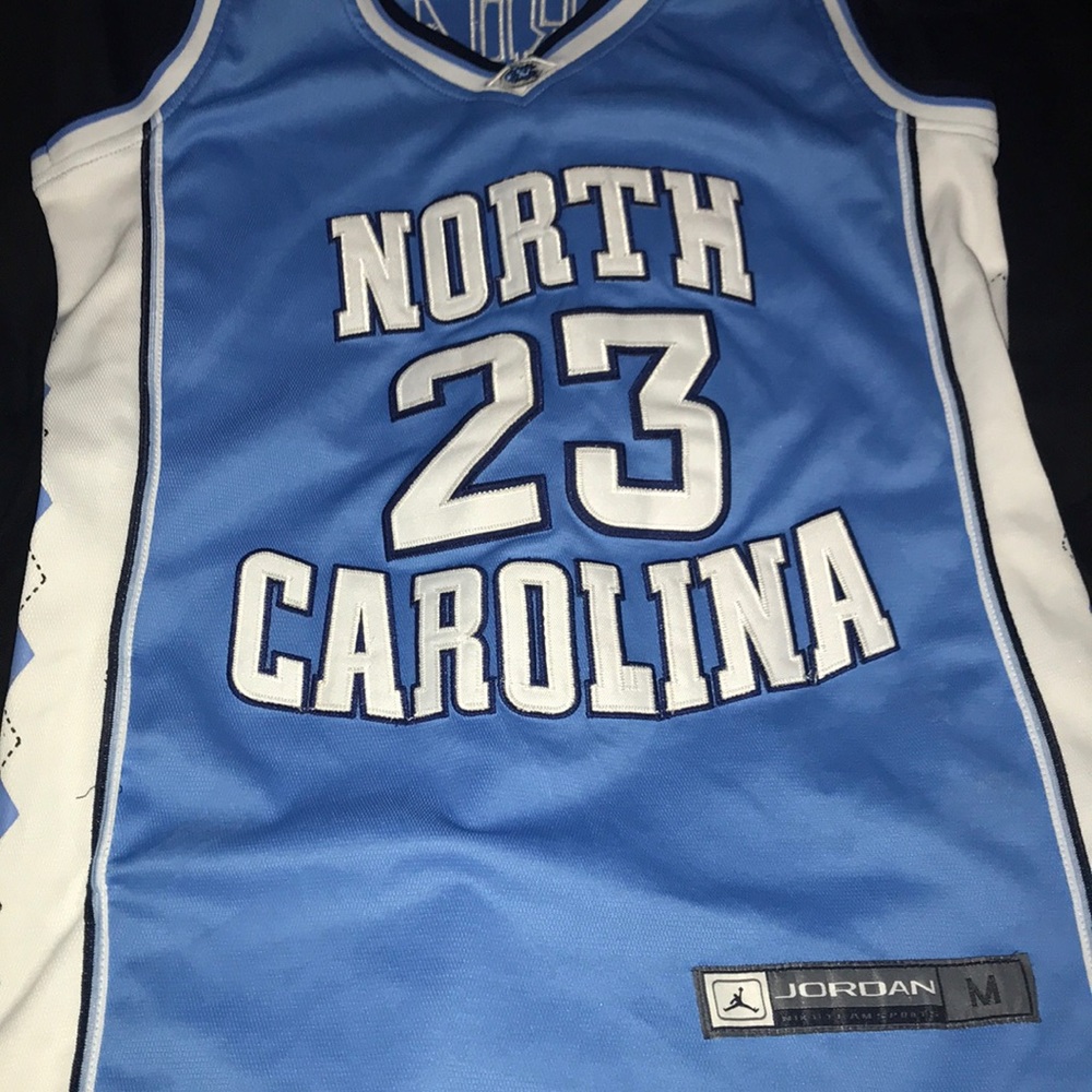 JORDAN 23 UNC HERSEY